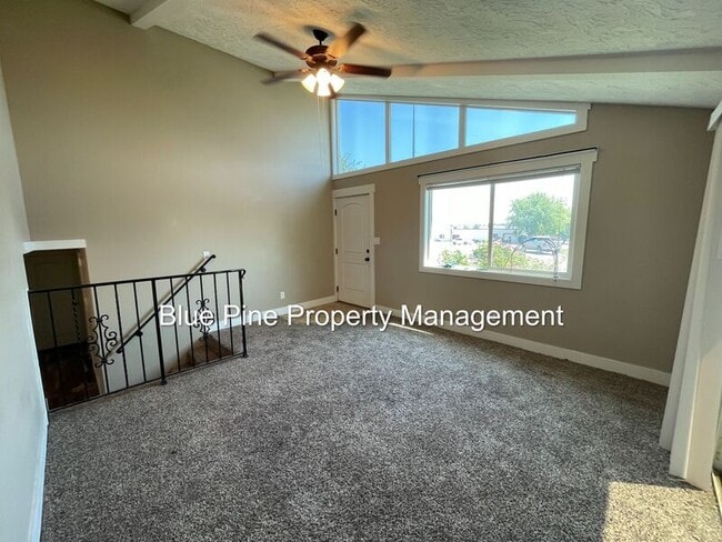 Photo - 1201 N Skyline Dr Unit 4