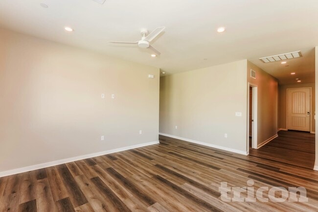 Photo - 639 Citron St