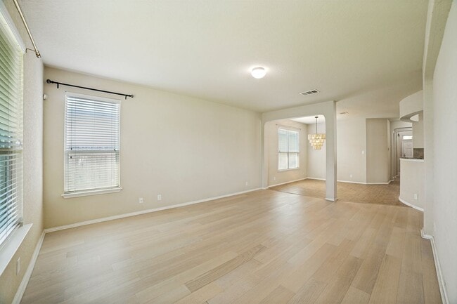 Photo - Beautiful 3 Bedroom in Republic Oaks Community