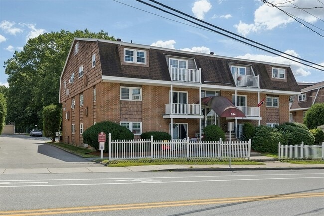 Building Photo - 244 Mt Vernon St Unit 9