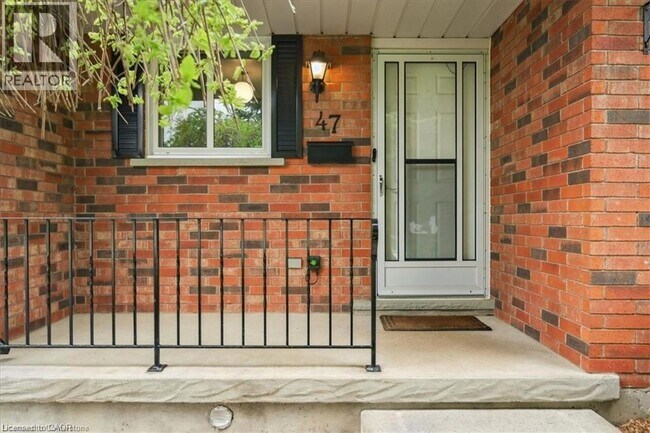 Photo - 47 Claycroft Crescent