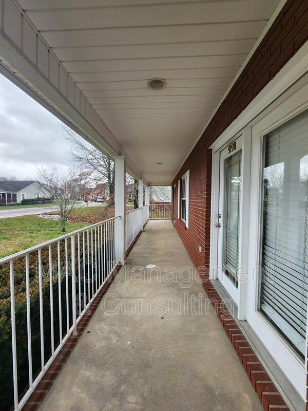 Photo - 919 Nottingham Dr Unit Apt B