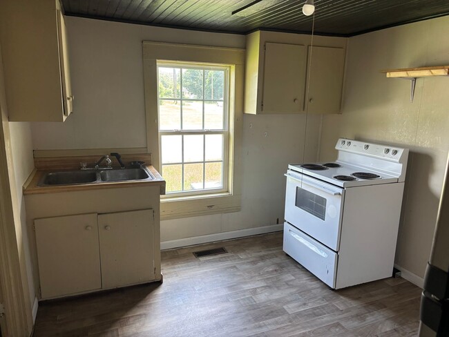 Photo - 1bd/1ba Apt in Leesville, SC Unit B