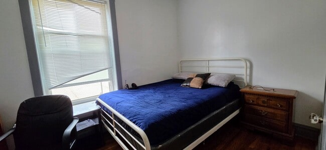 Photo - 4816 W Grace St Unidad 1