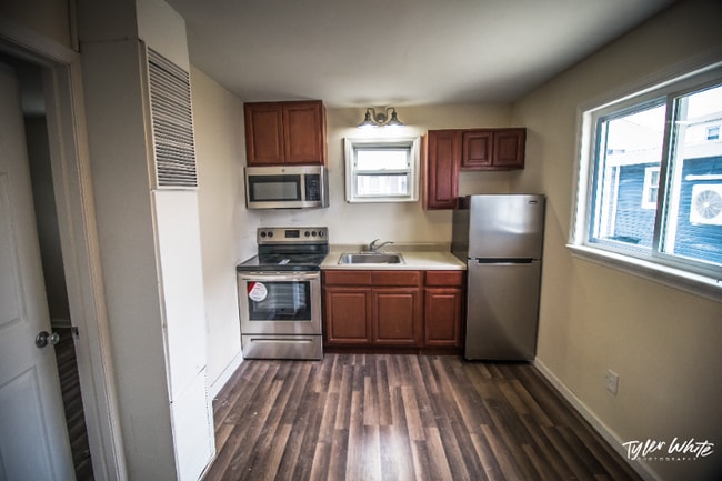 Photo - 542 W Maple Ave