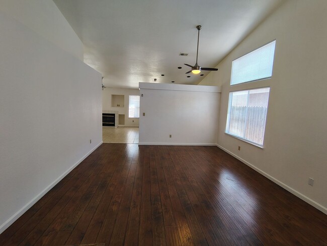 Photo - 4920 Apple Farm Ln