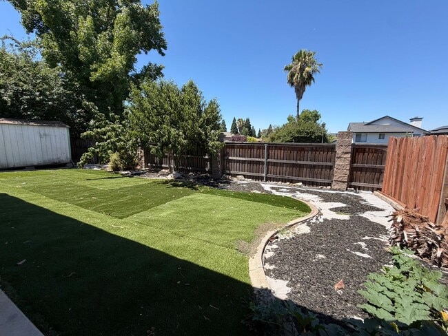 Photo - AVAILABLE NOW! Come view this 5 Bedroom single family home in Rocklin!