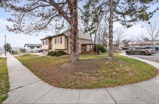 Building Photo - 140 W 8710 S Unit Cozy Basement Apartment for rent in Sandy