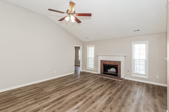 Photo - 125 Gingerbread Pl