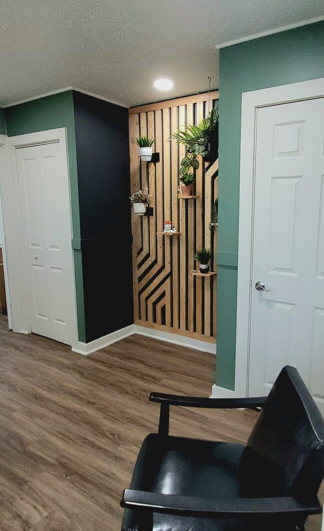 Photo - Val Verde Apartments