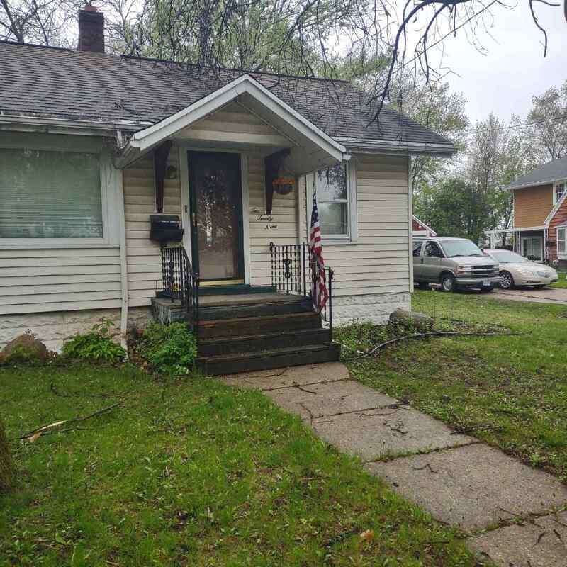 Photo - 229 Idlewild St