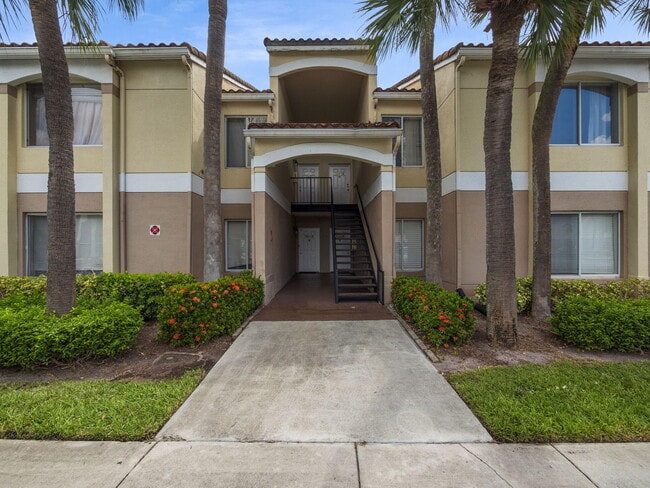 Building Photo - 815 Boynton Beach Blvd Unit 1-205 Rental
