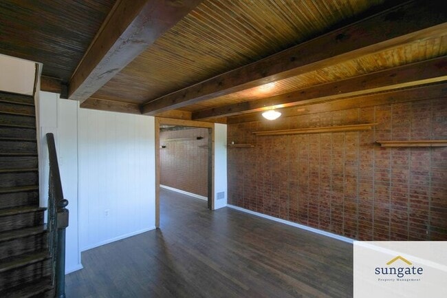 Photo - 217 W Edgevale Rd