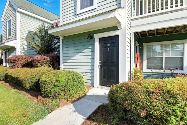 Photo - Half Off First Month's Rent! Nicely Update... Unit G