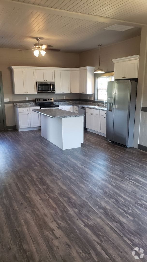 Building Photo - 2 bed/1 bath home