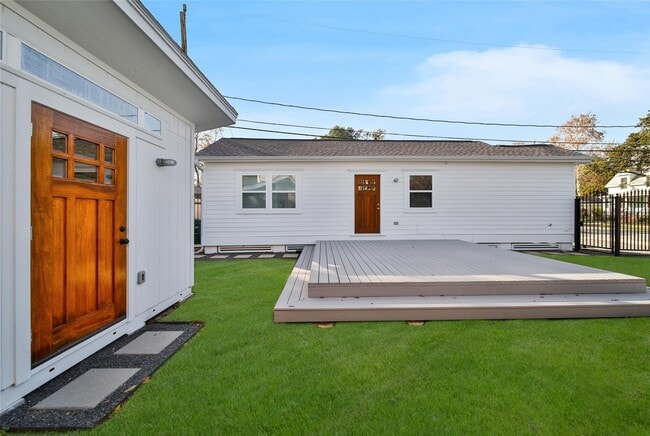 Photo - 520 W 15th St