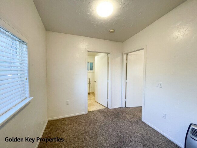 Photo - Cozy detached guest house in rural Vista!