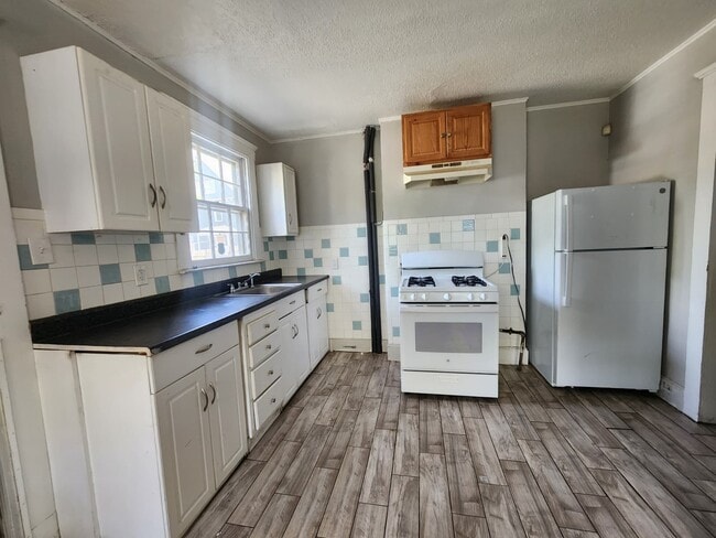 Photo - 705 George St Unit 2