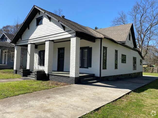 Building Photo - 1113 Avon Ave SW Rental