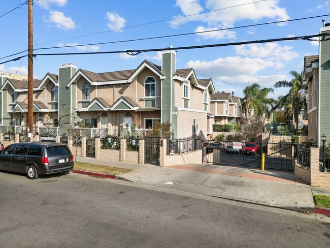 Photo - 8958 Burnet Ave Townhome