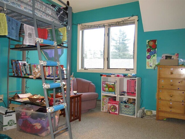 2nd bedroom - 247 Woodhaven Dr Townhome