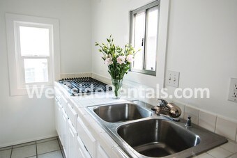 Photo - 950 N Hayworth Ave