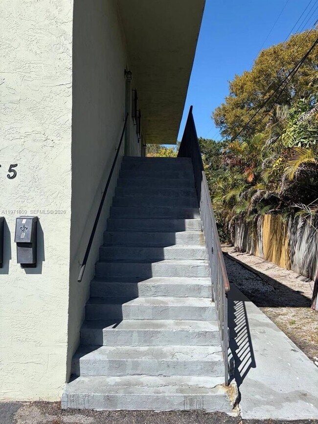 Photo - 35 NE 13th St