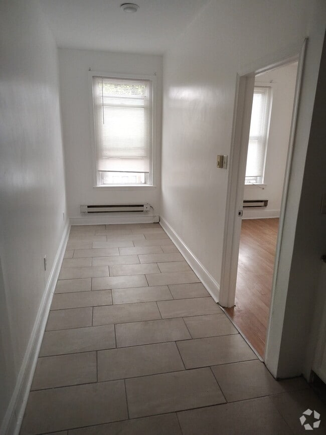 Building Photo - 5613 Wyalusing Ave Unit 2F Rental