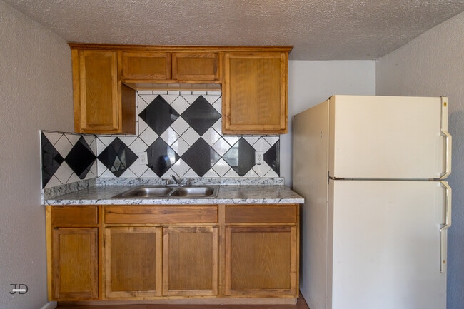 Photo - 2202 Monroe St