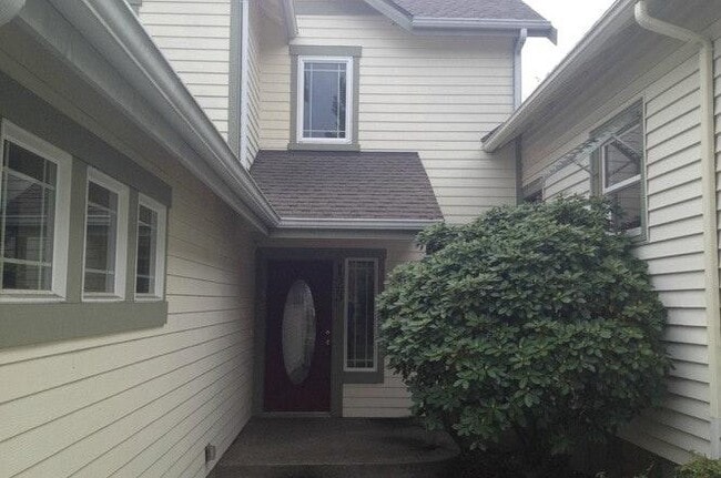 Building Photo - 123 N Rainier Ave Rental