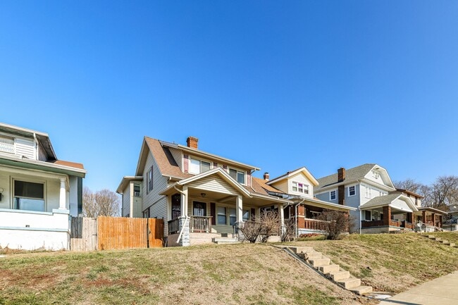 Photo - 4009 E 3rd St Unidad 3