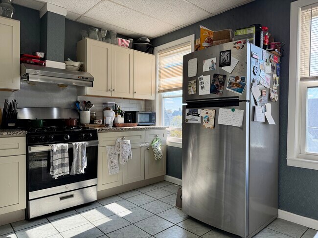 Photo - 407 Charles St Unit 3