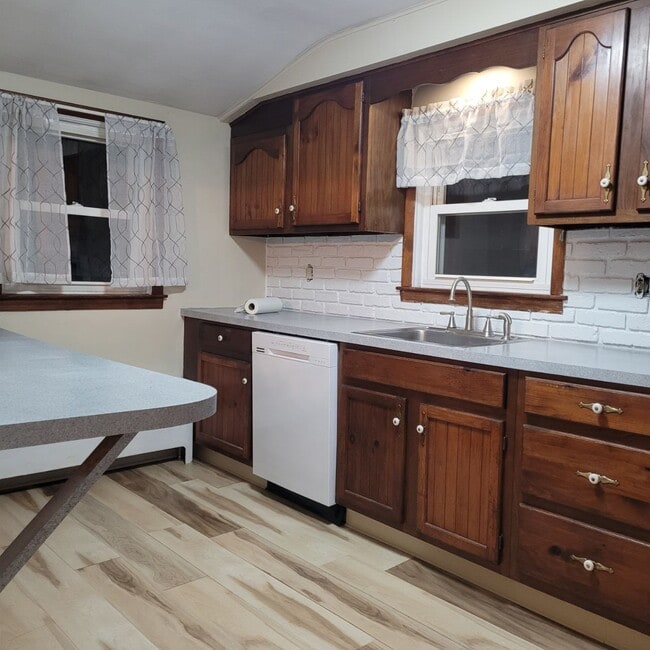 Photo - 35 Birchland Ave Unit 35 Birchland Ave