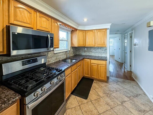 Photo - 57 Suburbia Ct Unit 2