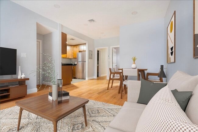 Photo - 11 E Springfield St Unit Garden Leve