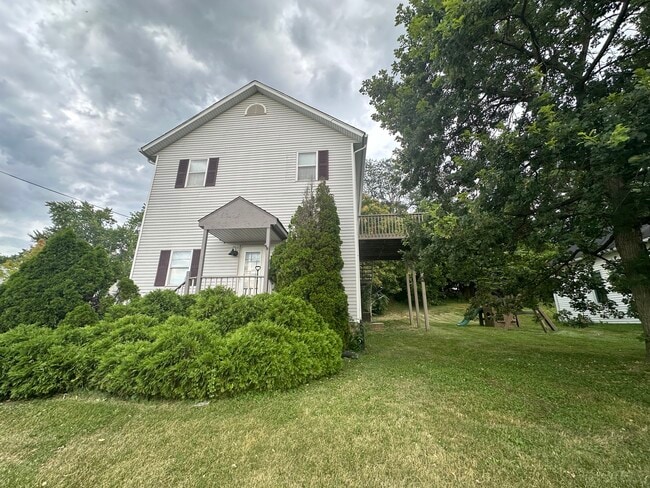 Building Photo - 1604 S State St Unit 3
