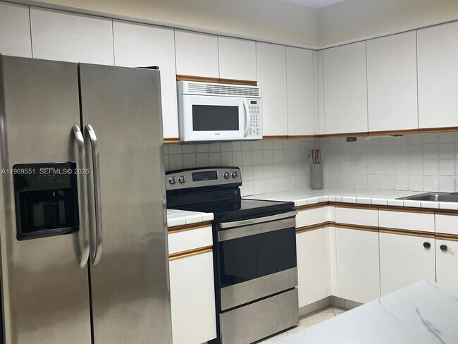 Photo - 3530 Mystic Pointe Dr Unidad 2504