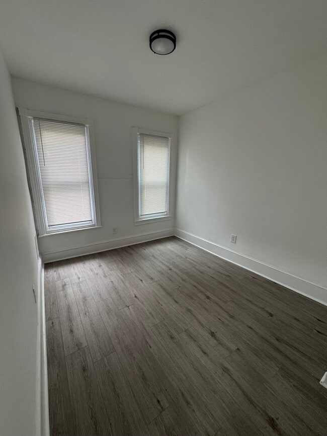 Photo - 433 W Bringhurst St