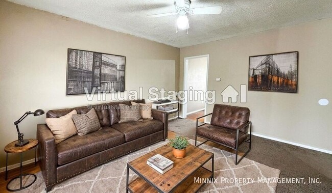 Photo - 310 E Lynn St