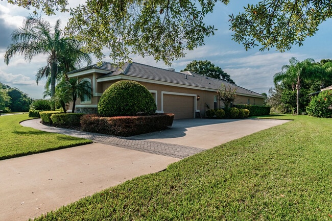 Photo - 5 Bedroom 3.5 Bath 3 Car Garage Pool Home
