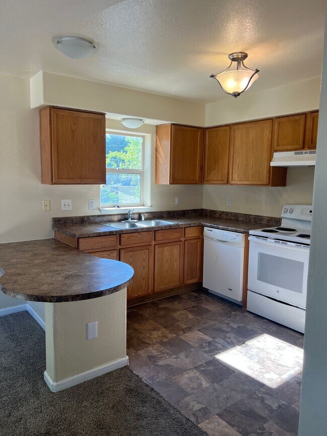 Photo - Charming Two Bedroom Apartment in the Heart of Reno