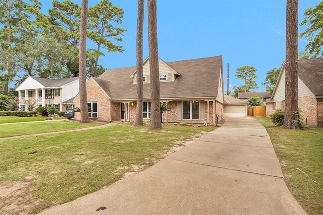 1122 Rhine Ln