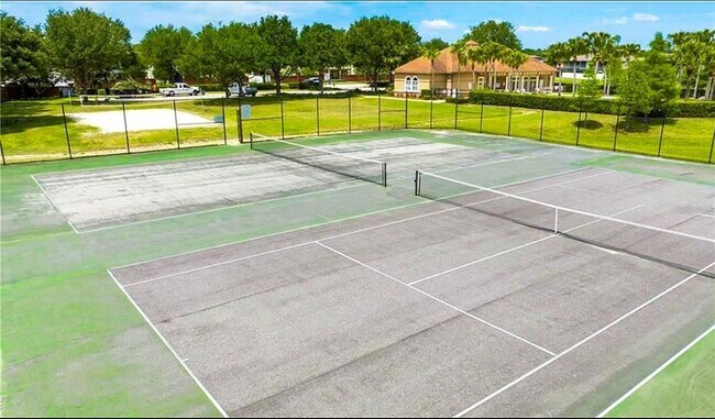 Photo - 2077 Derwent Dr