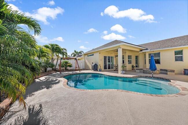 Photo - 10352 SW Westlawn Blvd