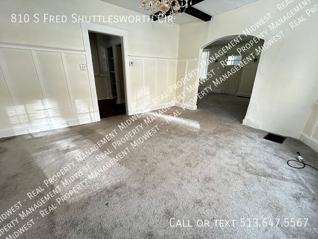 Photo - 810 S Fred Shuttlesworth Cir