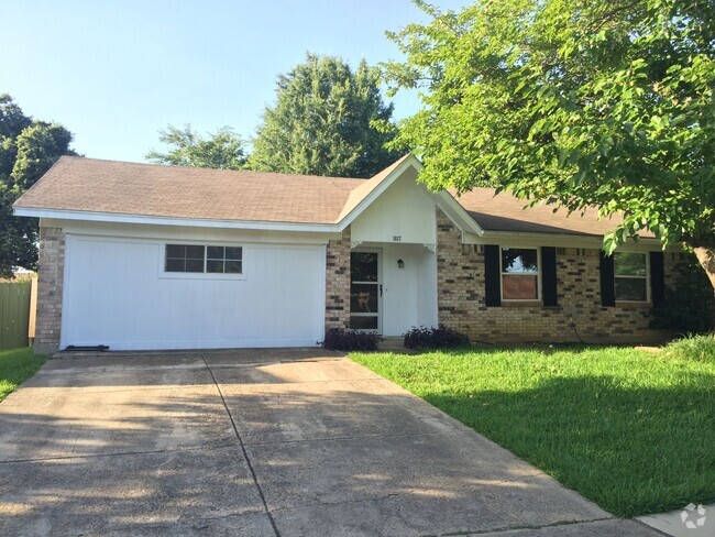 Building Photo - 3 Bed - 2 Bath home in Lewisville