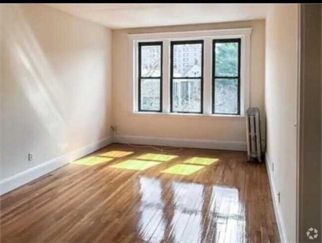 Building Photo - 387 Harvard St Unit 5 Rental