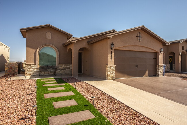 Charming Elegance Meets Modern Comfort in ... - Charming Elegance Meets Modern Comfort in ... Casa
