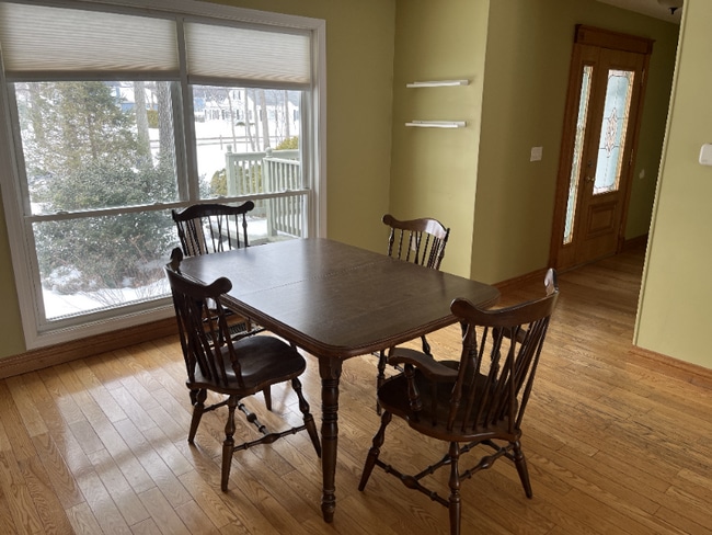 Photo - 559 Malletts Bay Ave