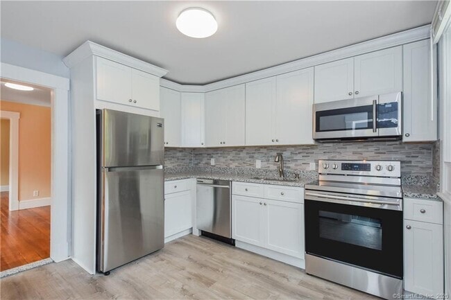 Photo - 22 Addison Rd (Glastonbury, CT)